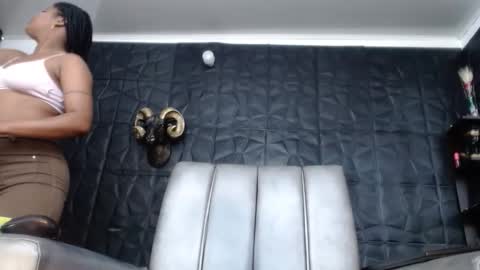 Snapshot of cristal_smith06 chatting on 02-09-26, 06:39 Hanna online show from 02-09-26, 06:39