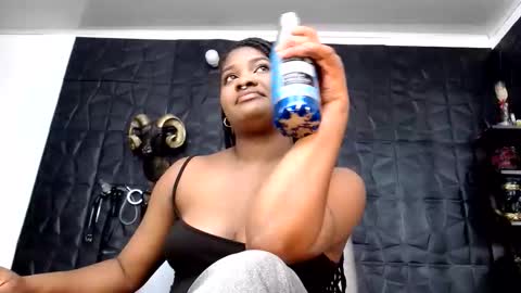 Snapshot of cristal_smith06 chatting on 05-22-26, 05:25 Hanna online show from 05-22-26, 05:25