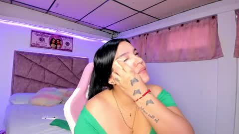 cristal_smith20 online show from 06-19-26, 11:36