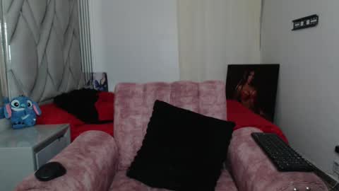 Natalie                      online show from 10-04-25, 11:14