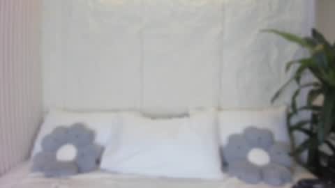 Snapshot of cristalcollinss chatting on 07-09-26, 11:36 Cristal online show from 07-09-26, 11:36