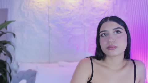 Snapshot of cristalcollinss chatting on 07-15-26, 11:37 Cristal online show from 07-15-26, 11:37