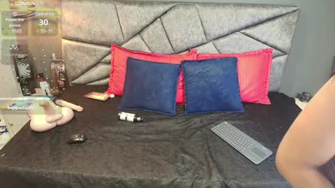 CRISTAL MILF online show from 01-10-25, 10:36