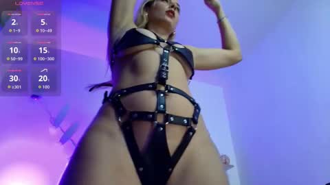 This blondie girl  is waiting for someone very horny to get some fun online show from 10-08-25, 04:37