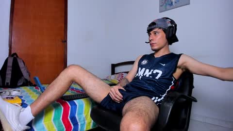 Snapshot of cristian_ortiz_1 chatting on 12-20-24, 03:14 Cristian online show from 12-20-24, 03:14