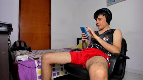 Snapshot of cristian_ortiz_1 chatting on 01-24-25, 11:34 Cristian online show from 01-24-25, 11:34