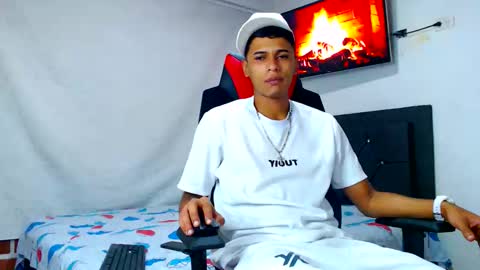 Snapshot of cristiantayron chatting on 05-23-26, 07:24 cristian online show from 05-23-26, 07:24