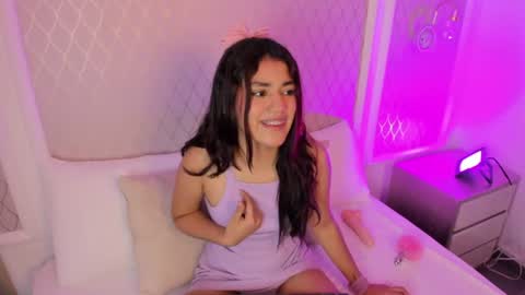 C R I S T I N online show from 08-01-26, 04:23