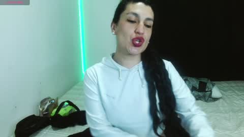 Snapshot of cristina_connor chatting on 01-07-25, 01:28 Cristina online show from 01-07-25, 01:28