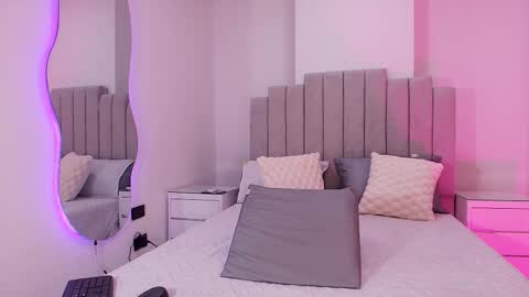 Snapshot of cristina_kross chatting on 12-04-25, 03:05 Cristina kros online show from 12-04-25, 03:05