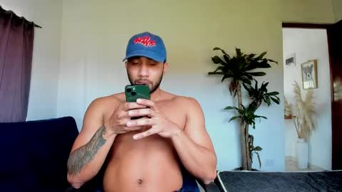 Snapshot of cristobal12cock chatting on 05-14-26, 05:53 Cristian online show from 05-14-26, 05:53