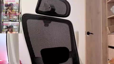 cristopher23  online show from 10-21-25, 02:51