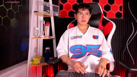 Cristopher  online show from 04-07-26, 09:26