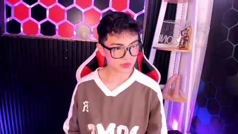 Cristopher  online show from 06-11-26, 08:40
