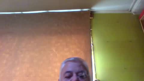 Snapshot of crmperez chatting on 10-16-25, 07:15 crmperez online show from 10-16-25, 07:15