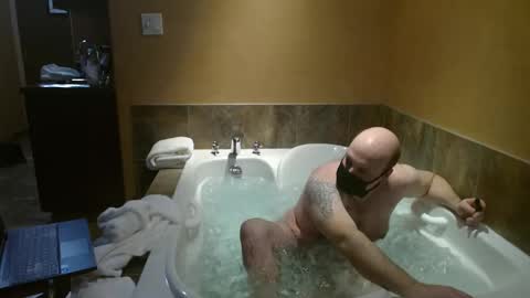 Uhmmwho online show from 02-24-25, 02:08