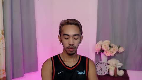 Snapshot of crocodale chatting on 10-30-25, 02:07 crocodale online show from 10-30-25, 02:07