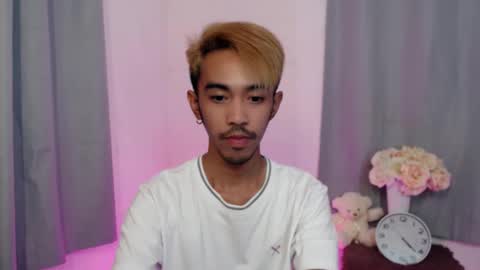 Snapshot of crocodale chatting on 11-17-25, 12:55 crocodale online show from 11-17-25, 12:55