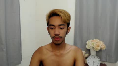 Snapshot of crocodale chatting on 11-29-25, 11:02 crocodale online show from 11-29-25, 11:02