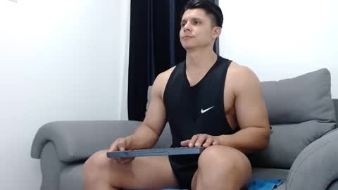 Snapshot of crosse4you chatting on 12-28-24, 07:33 Leo online show from 12-28-24, 07:33