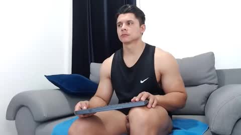 Snapshot of crosse4you chatting on 01-27-25, 06:19 Leo online show from 01-27-25, 06:19