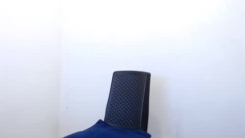 Snapshot of crosse4you chatting on 02-04-26, 04:29 Leo online show from 02-04-26, 04:29