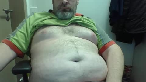 Snapshot of crouch1 chatting on 02-11-26, 11:48 Crouch1 online show from 02-11-26, 11:48