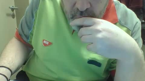 Snapshot of crouch1 chatting on 03-05-26, 09:38 Crouch1 online show from 03-05-26, 09:38