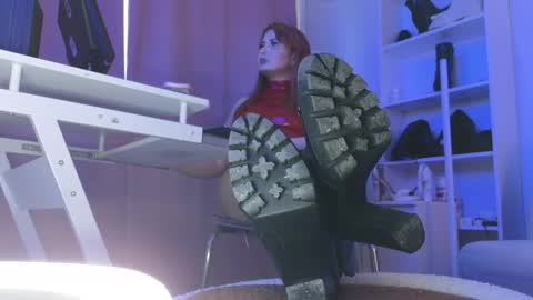 Cruel Siren online show from 12-19-25, 07:04