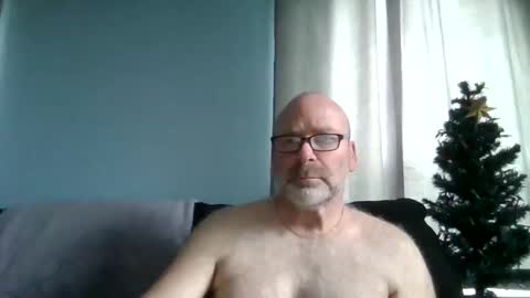 Snapshot of cruising_guy chatting on 04-22-26, 12:07 fun guy online show from 04-22-26, 12:07