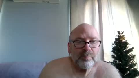 Snapshot of cruising_guy chatting on 04-24-26, 01:02 fun guy online show from 04-24-26, 01:02