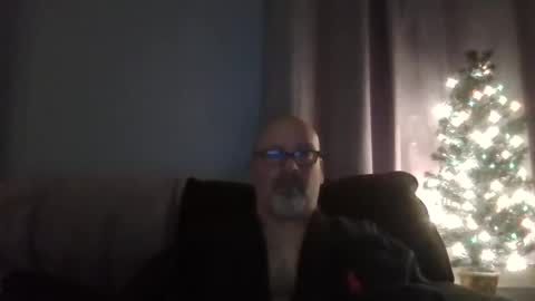 Snapshot of cruising_guy chatting on 05-12-26, 02:30 fun guy online show from 05-12-26, 02:30