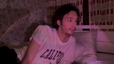 Snapshot of crybae0 chatting on 03-06-26, 05:53 crybae0 online show from 03-06-26, 05:53