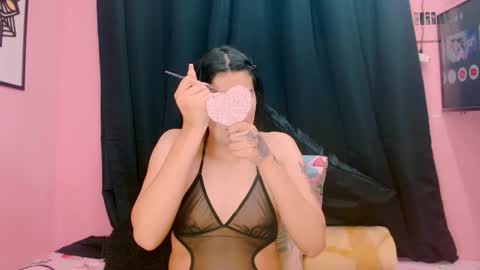 Instagram cristal espinosa1 online show from 11-16-25, 04:18