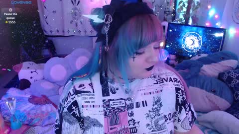 Snapshot of crystal_galaxy chatting on 01-27-25, 10:38   online show from 01-27-25, 10:38