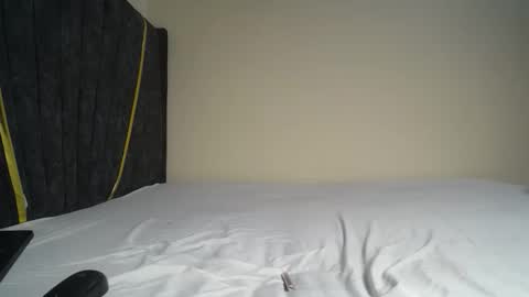 Snapshot of crystal_lisa chatting on 05-14-26, 05:20 lisa online show from 05-14-26, 05:20