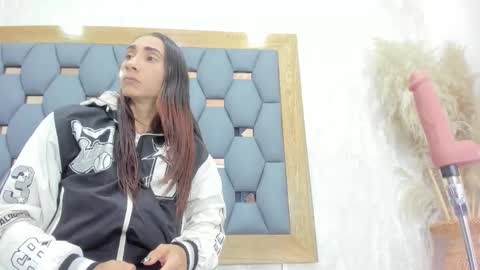 crystal_sm online show from 11-19-25, 03:50