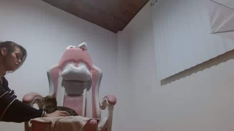 Crystal Blaze online show from 12-21-25, 09:16