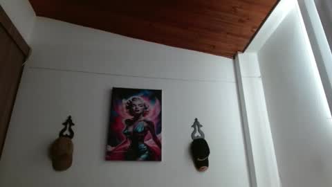 Crystal Blaze online show from 04-21-26, 02:56