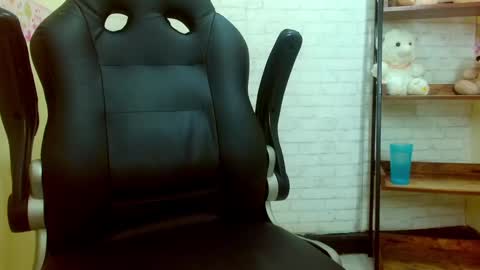 I AM CRYSTAL online show from 03-07-25, 09:48