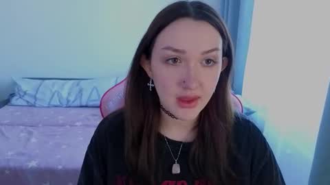 Snapshot of crystalblaze_ chatting on 03-06-26, 12:01 Grace online show from 03-06-26, 12:01