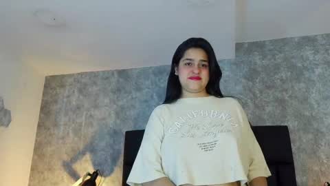 Snapshot of crystalboow chatting on 05-13-26, 04:48 Crystal online show from 05-13-26, 04:48