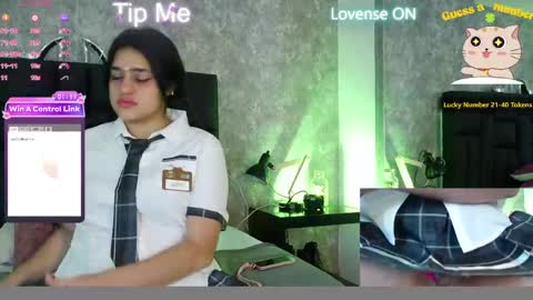 Snapshot of crystalboow chatting on 05-21-26, 06:37 Crystal online show from 05-21-26, 06:37
