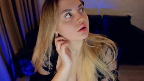 Snapshot of crystalemily chatting on 01-29-25, 08:04 crystalemily online show from 01-29-25, 08:04