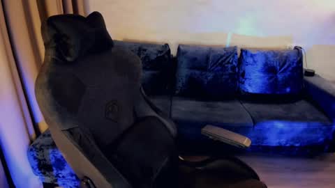 Snapshot of crystalemily chatting on 02-24-25, 08:14 crystalemily online show from 02-24-25, 08:14