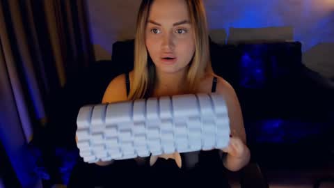 Snapshot of crystalemily chatting on 02-28-25, 08:18 crystalemily online show from 02-28-25, 08:18