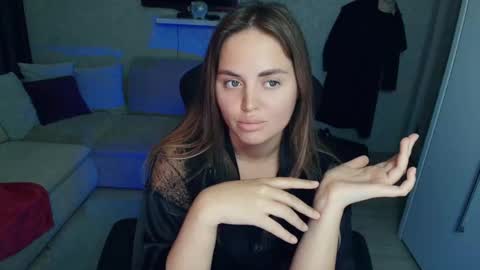 Snapshot of crystalemily chatting on 10-01-25, 07:09 crystalemily online show from 10-01-25, 07:09