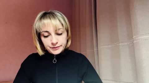 Snapshot of crystalfever_ chatting on 05-08-26, 07:08 Mary online show from 05-08-26, 07:08