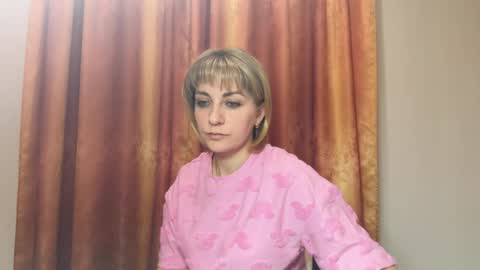 Snapshot of crystalfever_ chatting on 05-12-26, 07:11 Mary online show from 05-12-26, 07:11