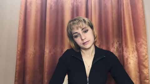 Snapshot of crystalfever_ chatting on 05-14-26, 07:31 Mary online show from 05-14-26, 07:31